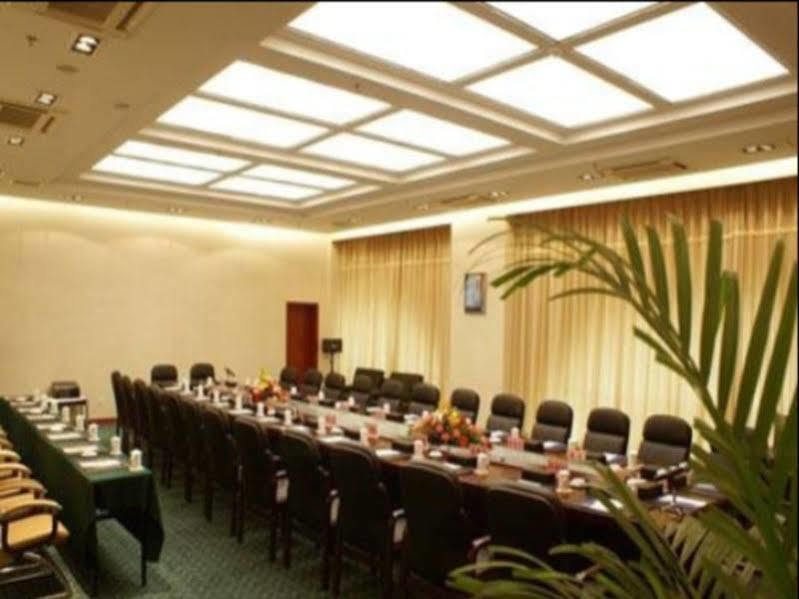 Vienna International Hotel Taicang Nanyang Plaza Exterior photo