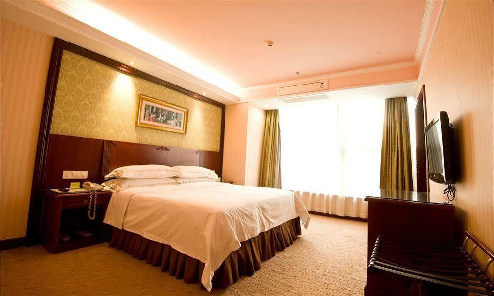 Vienna International Hotel Taicang Nanyang Plaza Exterior photo
