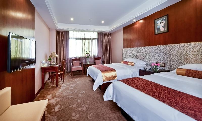 Vienna International Hotel Taicang Nanyang Plaza Exterior photo
